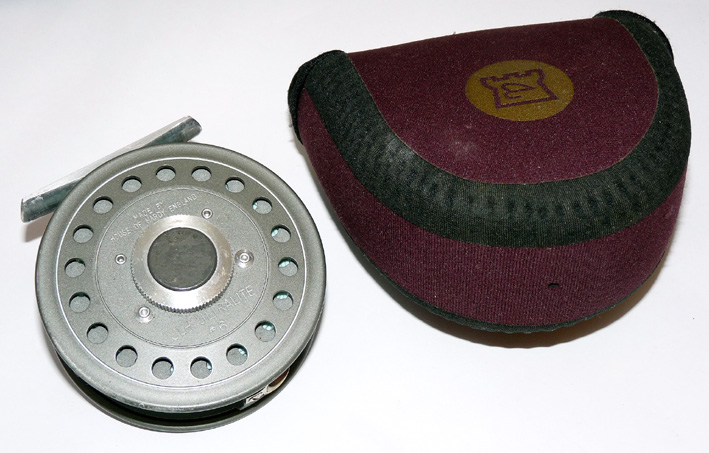 Hardy JLH Ultralite #6 disc drag fly reel + line + Hardy neoprene case LHW RHW - Image 4