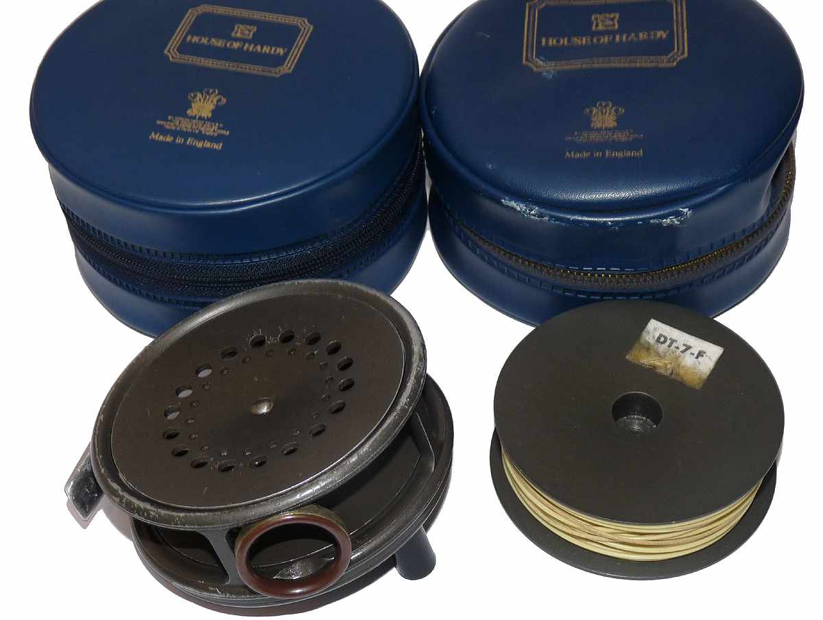Hardy Perfect 3-5/8" alloy trout fly reel + spare spool + 2 cases - Image 4