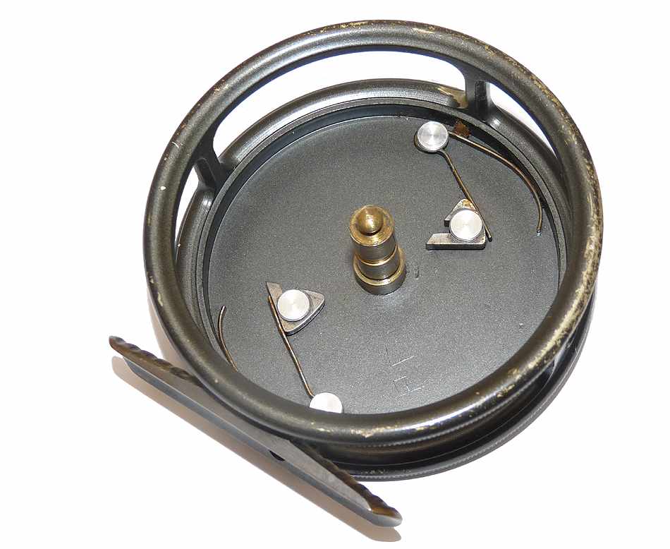 Hardy Uniqua 3-1/8" vintage fly reel & spare spool - Image 4