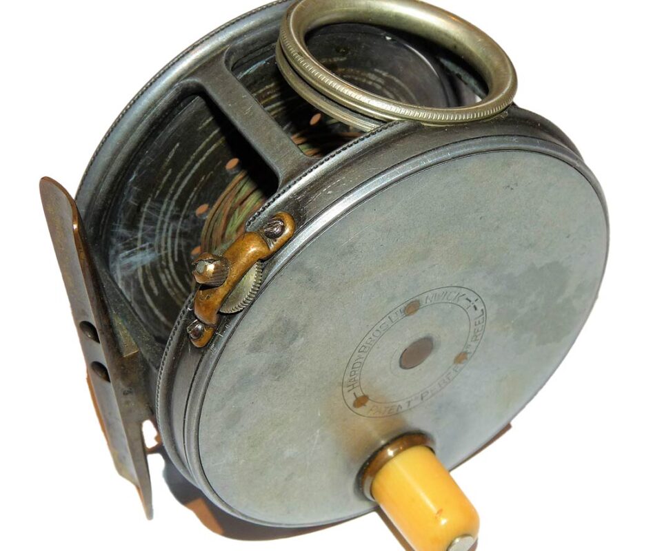 Hardy Perfect salmon fly reel with revolving line guard