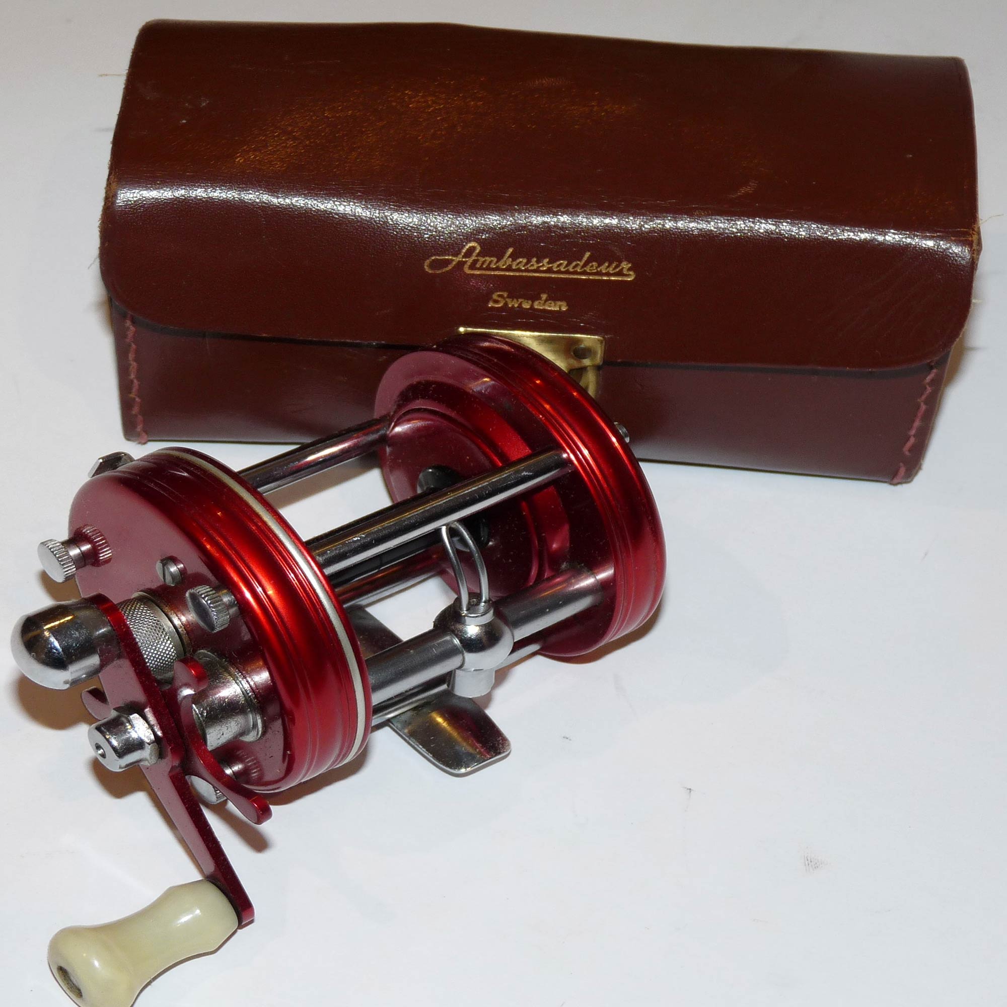 Abu Ambassadeur 6000 multiplying reel with case Superb - Image 4