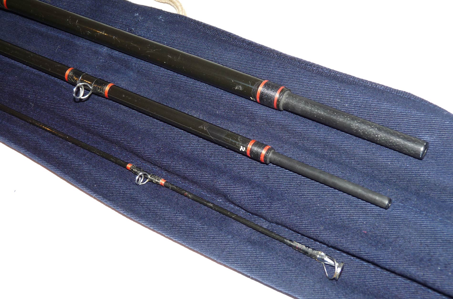 Hardy 12' 6" Graphite salmon fly rod 3 piece line #9 and bag - Image 4