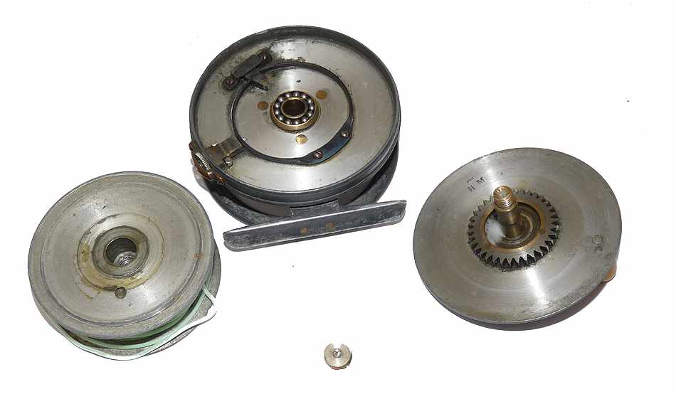 Hardy Perfect 3-1/8 antique fly reel white handle c1905 - Image 3