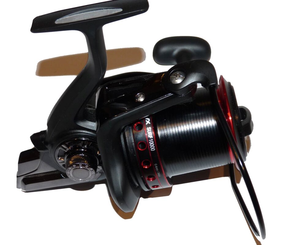 Alternative view of Sonik AVX Surf 10000 sea fishing fixed spool reel with spool / box