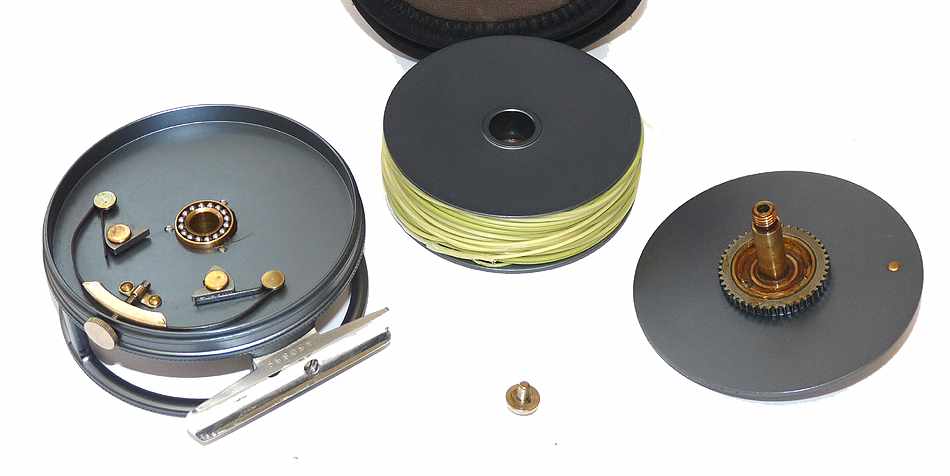 Hardy Perfect 3-3/8" trout fly reel Alnwick built with case - Image 4