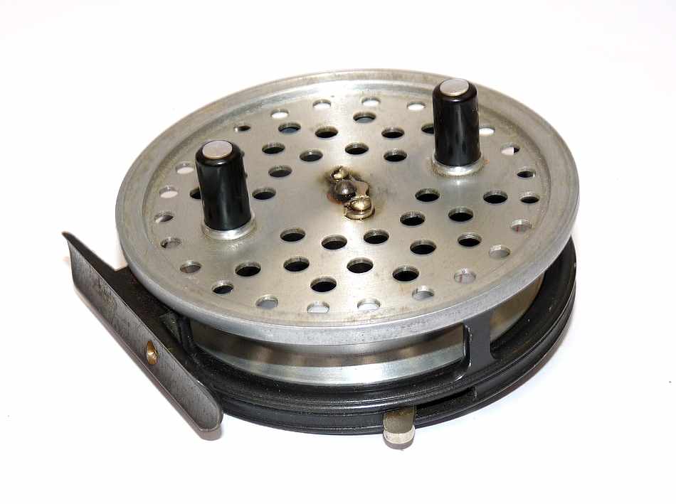 Hardy Eureka 3-1/2" vintatge trotting reel, best collector condition