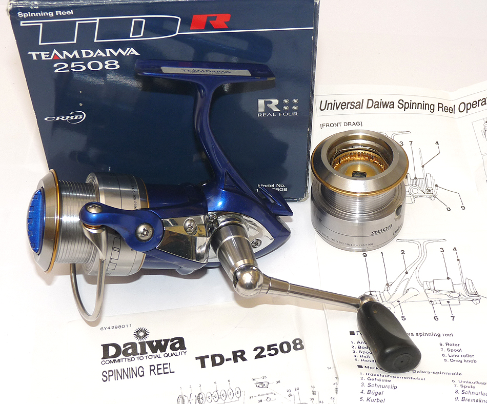 Team Daiwa Match 2508 reel, mint with spare spool, papers + box