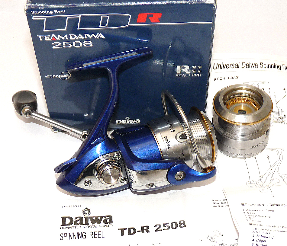 Team Daiwa Match 2508 reel, mint with spare spool, papers + box