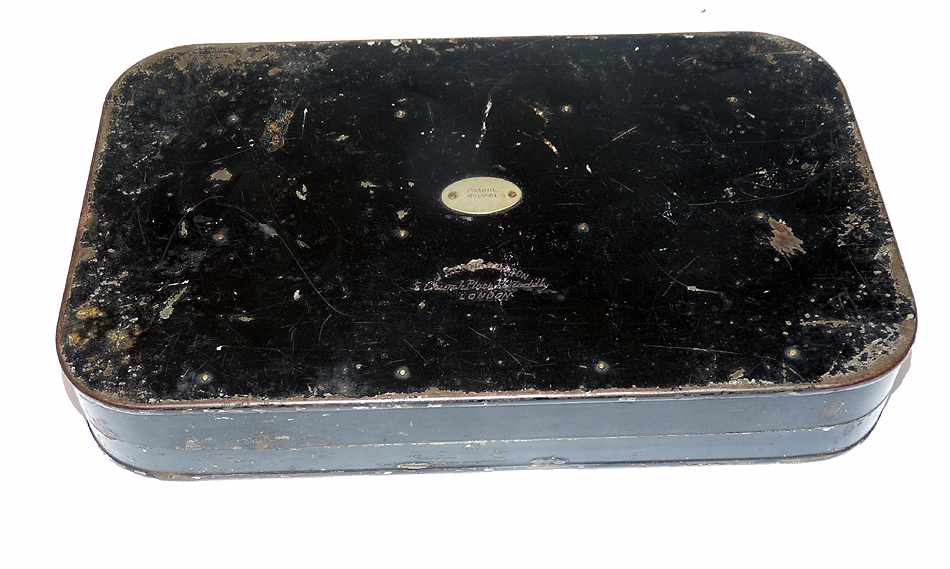 Malloch & Bernard antique black japanned fly box + 60 gut eye salmon flies - Image 5