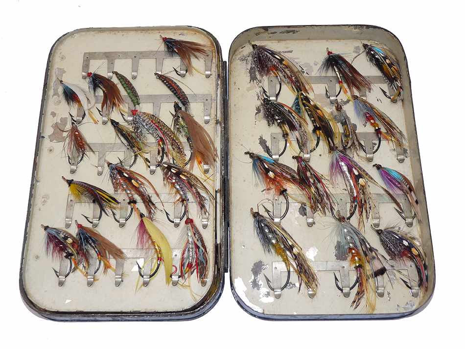 Malloch & Bernard antique black japanned fly box + 60 gut eye salmon flies - Image 4