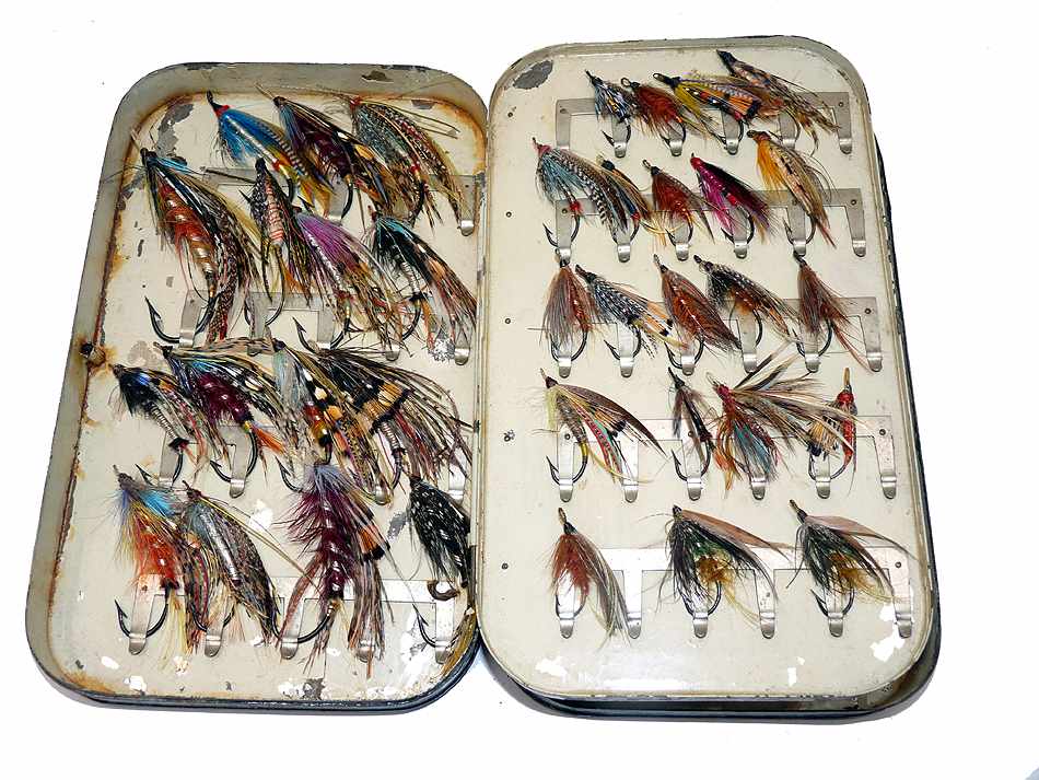 Malloch & Bernard antique black japanned fly box + 60 gut eye salmon flies - Image 3