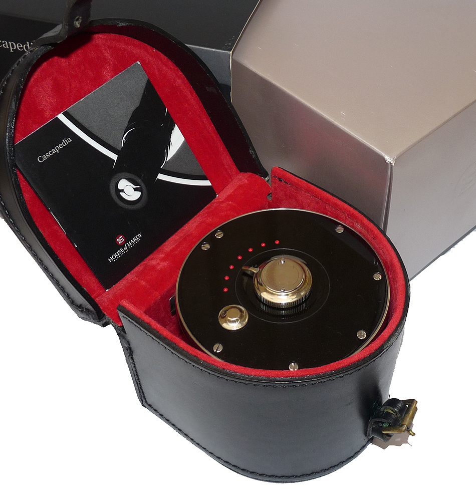 Hardy Cascapedia 4/0 No 320/500 Ltd ed mint with case, gloves box papers - Image 5