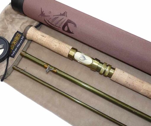 A Loomis Roaring River Stinger GLX 15' 3-piece carbon salmon fly rod in good preowned condition. Line #10/11 Shooting taper, coil butt & stripper rings, 23