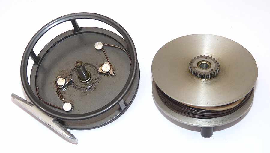 Hardy The Lightweight alloy trout fly reel solid drum + canvas case - Image 5