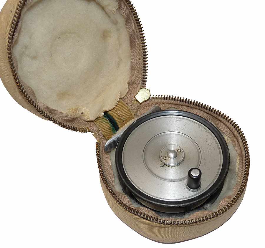 Hardy The Lightweight alloy trout fly reel solid drum + canvas case - Image 4