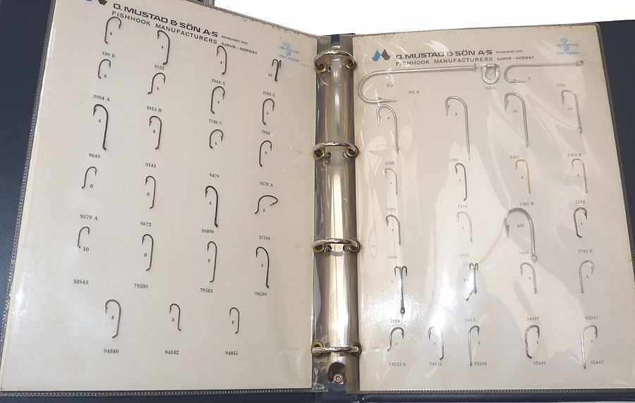 Mustad, Sweden 59 Salesmans sample hook boards in 7 folders - Image 3