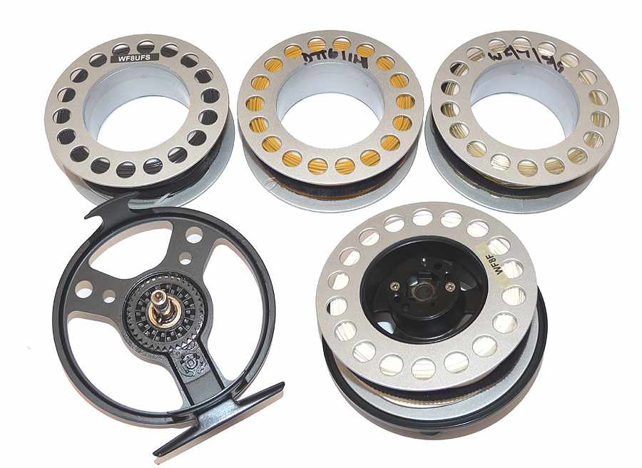 Greys GRXi #7/8 large arbor fly reel, 3 s/spools lines & padded case - Image 4