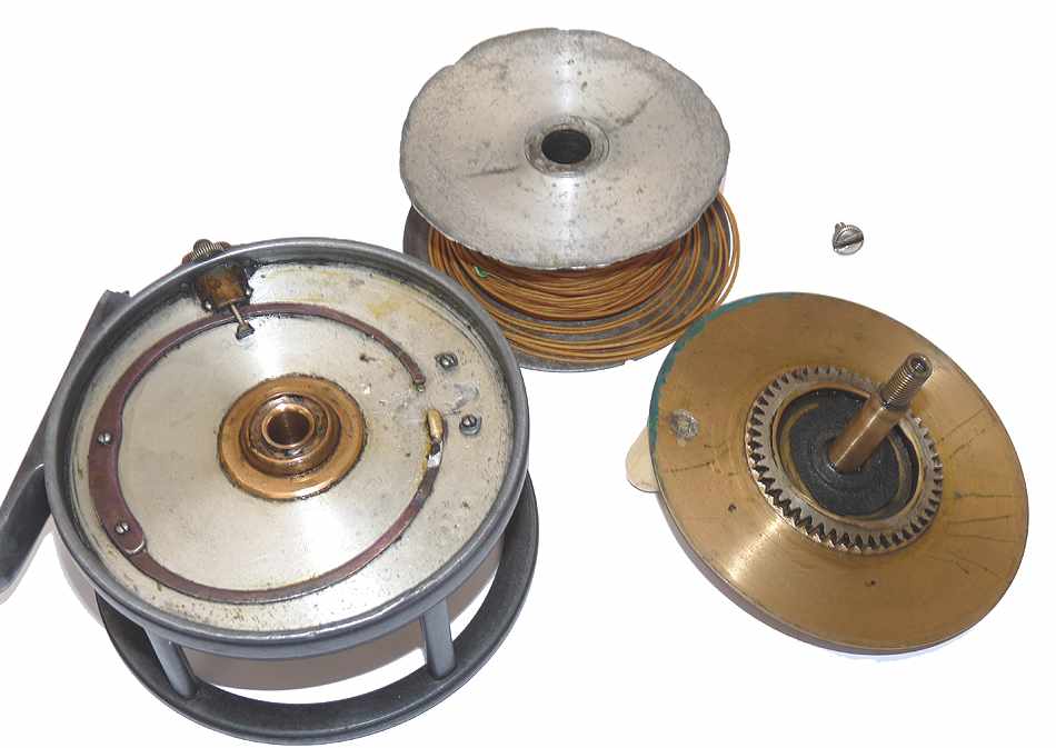 Hardy 4.5" brass faced perfect salmon fly reel for spares or repairs - Image 5