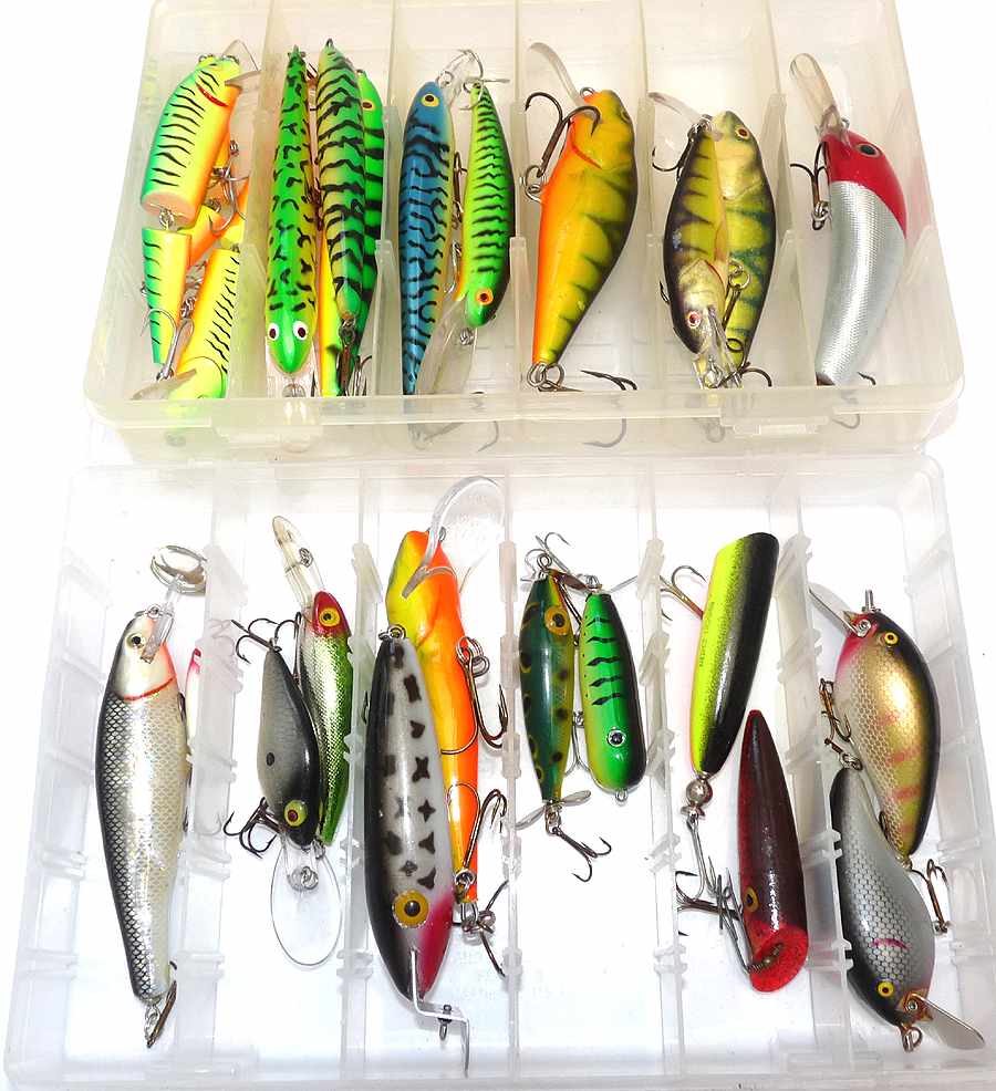 24 pike lures up to 5" Plano Masterline boxes Gudebrod Snipper