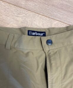 Alternative view of Barbour 3/4 length men's light weight shorts size 42"
