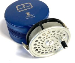 Alternative view of Hardy Marquis Disc #8 alloy fly reel, s/spools + Hardy padded case and boxes