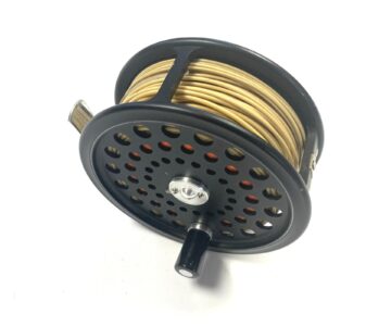 Alternative view of Hardy Ultralite Salmon Disc 4 1/8″ Fly Reel # 596 With Hardy Drawstring Bag