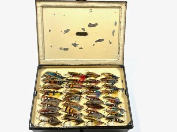 C Farlow & Co Ltd 10 Charles Street Black Japanned Fly Box With Large Salmon Flies