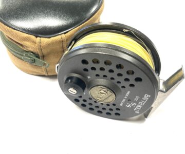 Alternative view of Orvis Battenkill Disc #5/6 trout fly reel with case