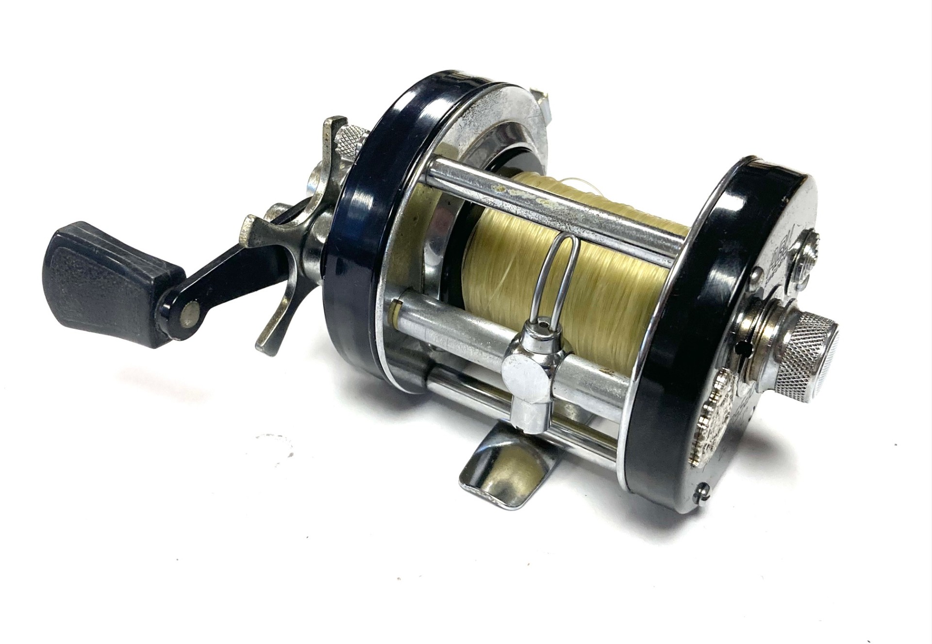 Abu Sweden Ambassadeur 6000 C black vintage reel with handbook and
