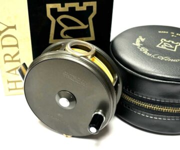 Hardy Perfect 3 3/8″ Trout Fly Reel with line guard, line and case fine condition