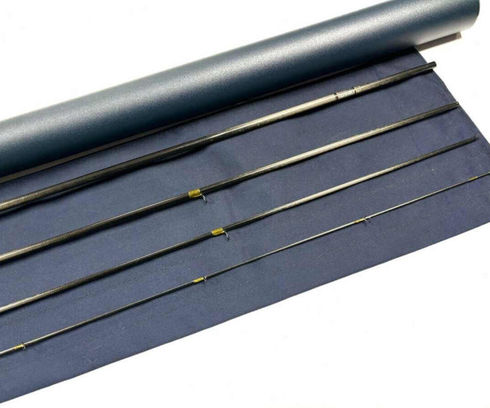   Thomas and Thomas CONTACT 11′ 3″ Trout Fly Rod Line #3 With Bag & Tube Excellent