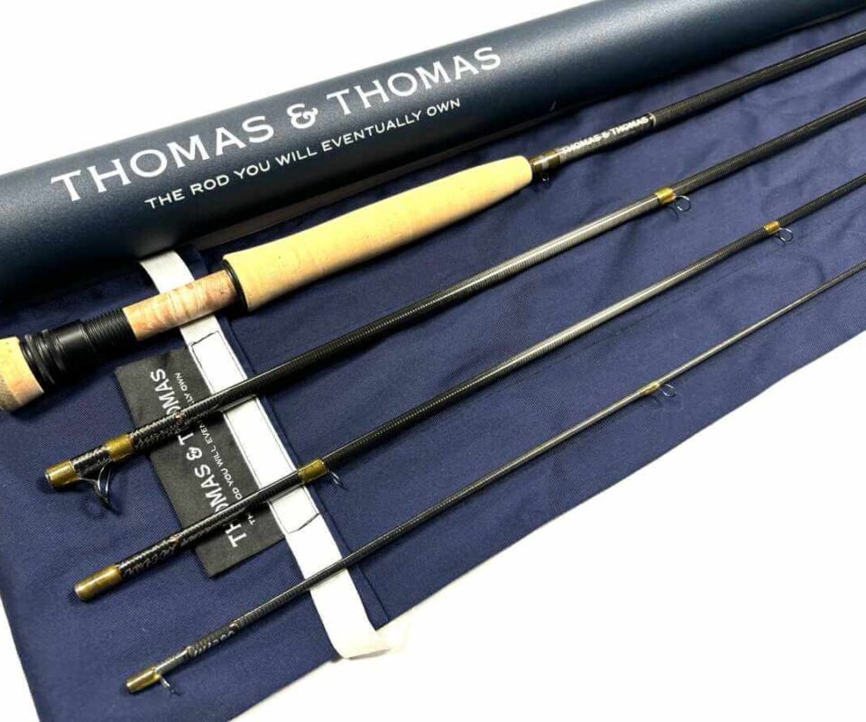   Thomas and Thomas CONTACT 10′ Trout Salt Water Fly Rod Line #8 With Bag & Tube Excellent