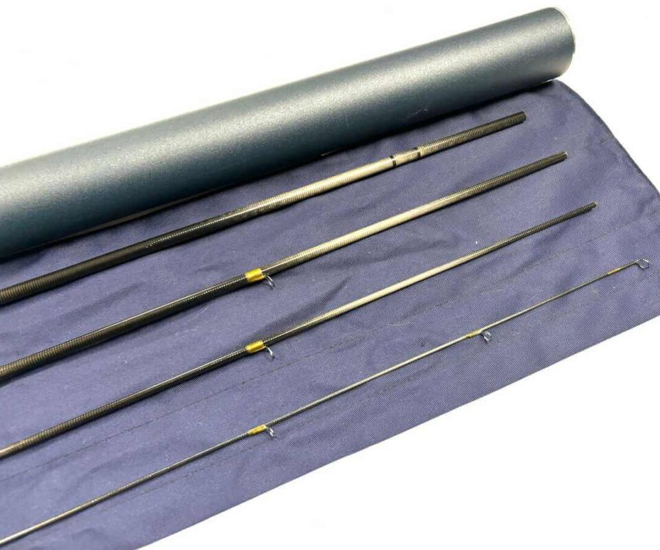   Thomas and Thomas CONTACT 10′ Trout Salt Water Fly Rod Line #8 With Bag & Tube Excellent