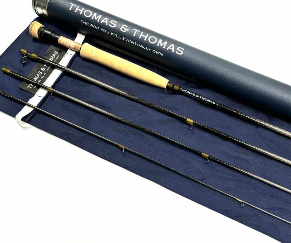   Thomas and Thomas CONTACT 10′ Trout Salt Water Fly Rod Line #8 With Bag & Tube Excellent