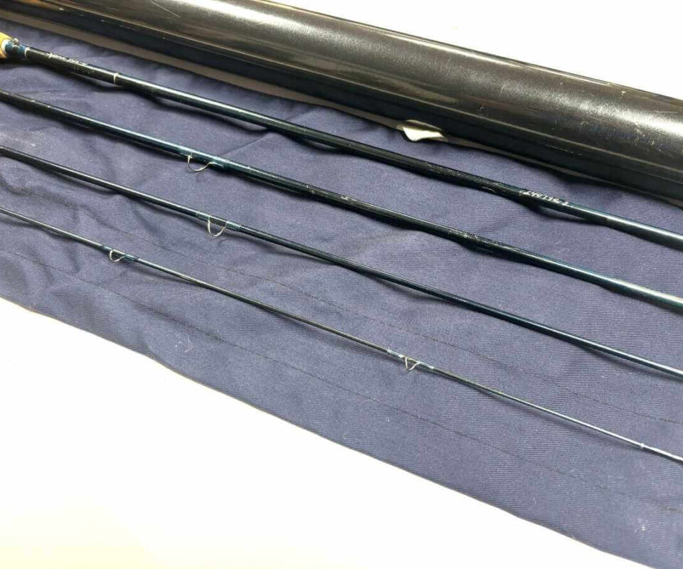   Thomas and Thomas SPIRE 9' Trout / Salt Water Fly Rod Line #5 With Bag & Tube