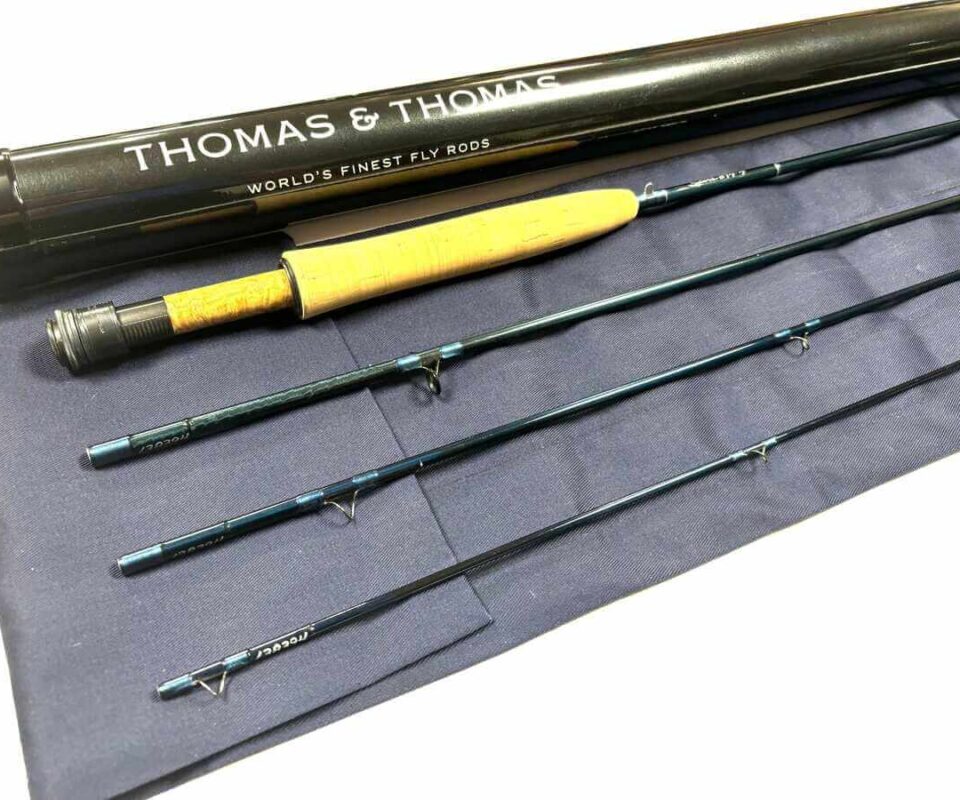   Thomas and Thomas SPIRE 8′ 9″ Trout / Salt Water Fly Rod Line #4 With Bag & Tube Excellent