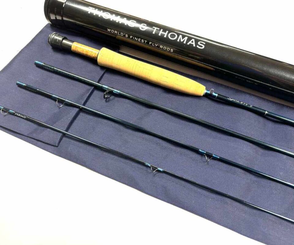   Thomas and Thomas SPIRE 8′ 9″ Trout / Salt Water Fly Rod Line #4 With Bag & Tube Excellent