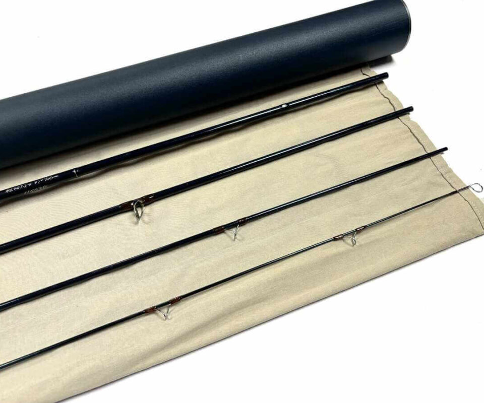   Thomas and Thomas HE HELIX 9′ Trout / Salt Water Fly Rod Line #7 With Bag & Tube