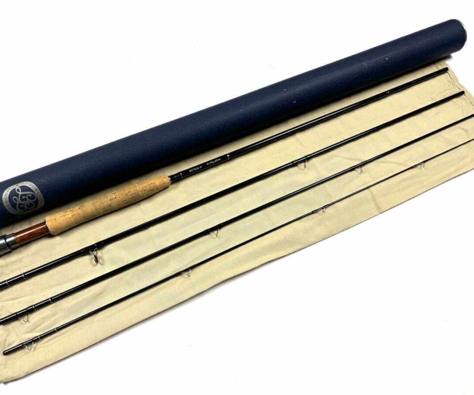   Thomas and Thomas HE HELIX 9′ Trout / Salt Water Fly Rod Line #7 With Bag & Tube