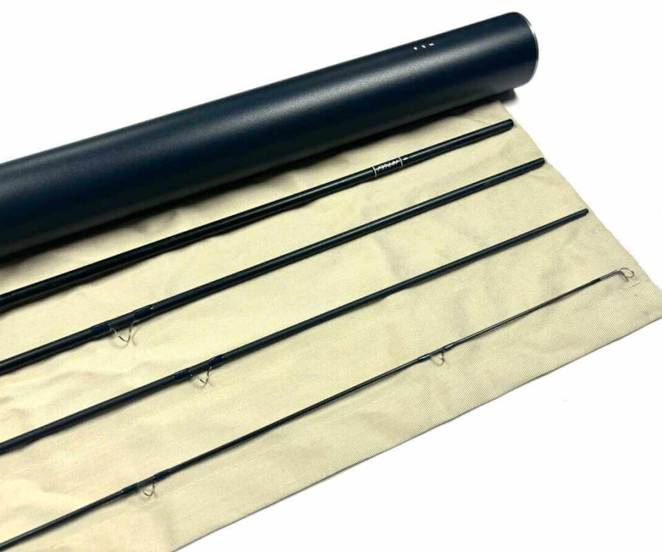   Thomas and Thomas AVANTT 9′ Trout / Salt Water Fly Rod Line #5 With Bag & Tube