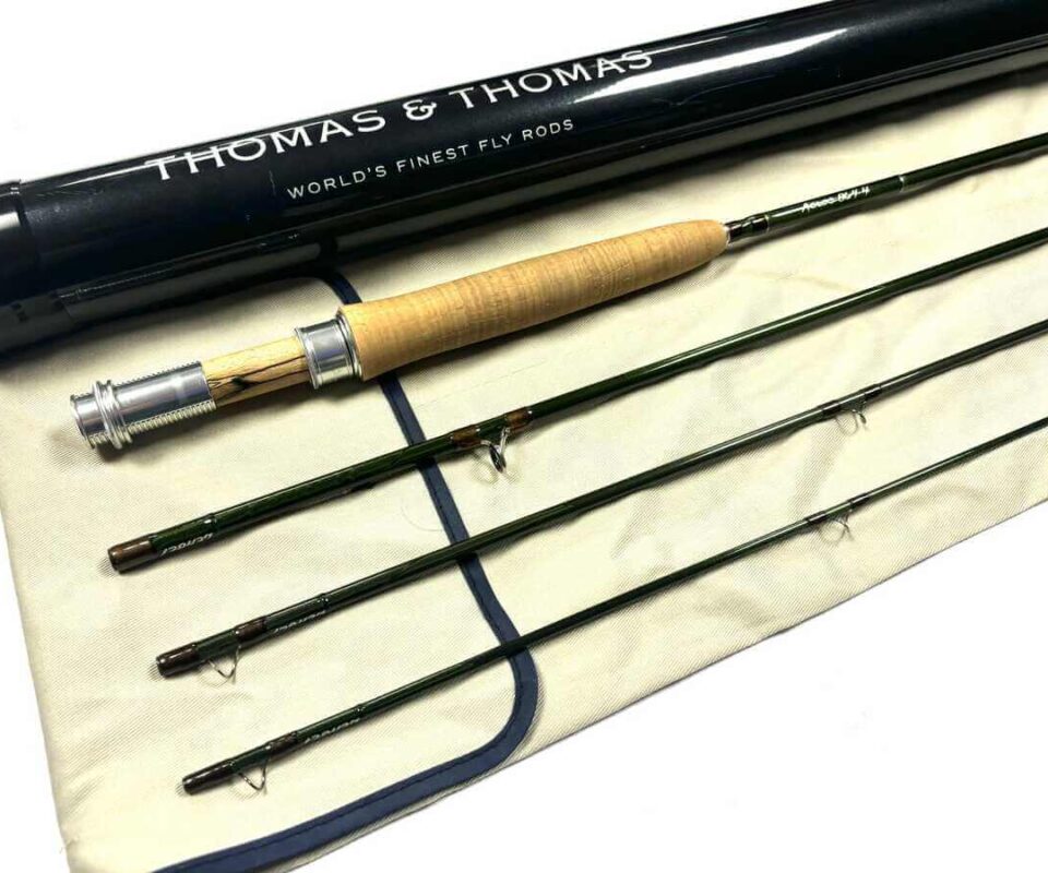   Thomas and Thomas AEROS 8′ 6" Trout / Salt Water Fly Rod Line #4 With Bag & Tube Fine Condition