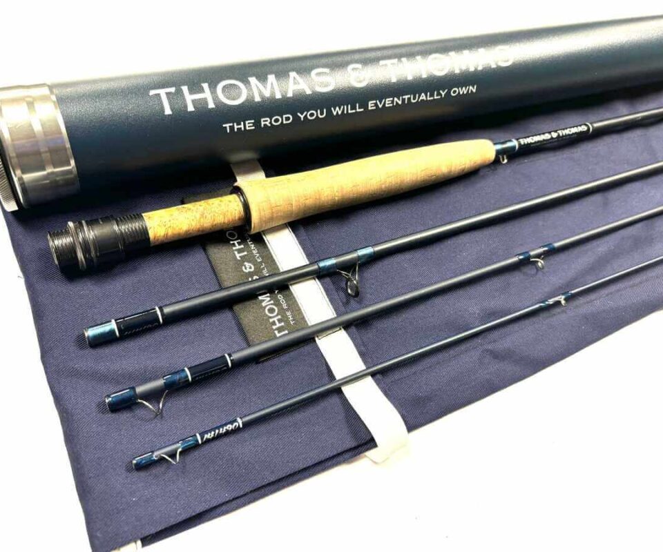   Thomas and Thomas AVANTT 9′ Trout / Salt Water Fly Rod Line #4 With Bag & Tube Excellent