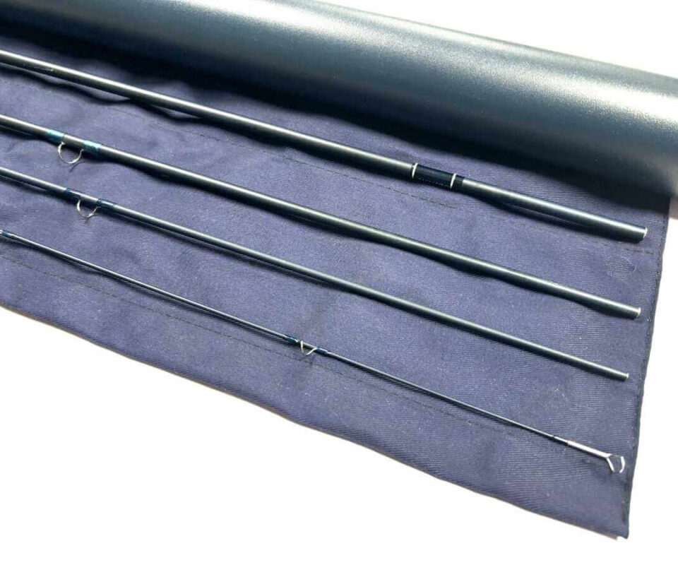   Thomas and Thomas AVANTT 9′ Trout / Salt Water Fly Rod Line #4 With Bag & Tube Excellent