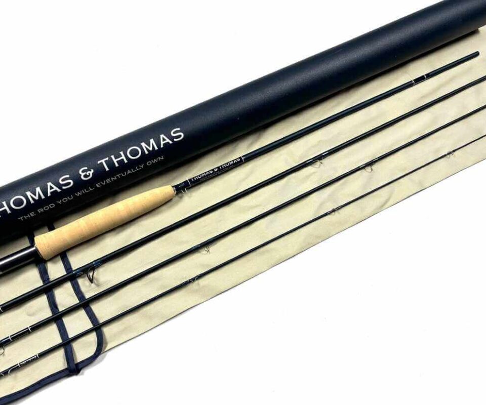   Thomas and Thomas AVANTT 8′ 6" Trout / Salt Water Fly Rod Line #4 With Bag & Tube Fine Condition