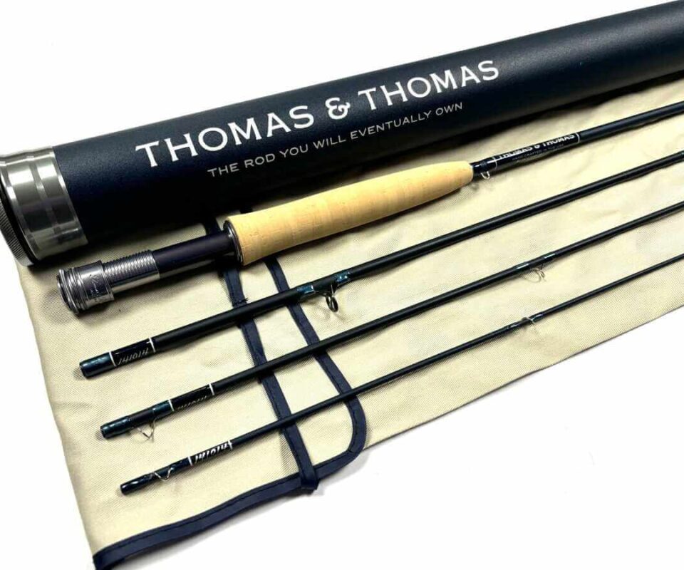   Thomas and Thomas AVANTT 8′ 6" Trout / Salt Water Fly Rod Line #4 With Bag & Tube Fine Condition