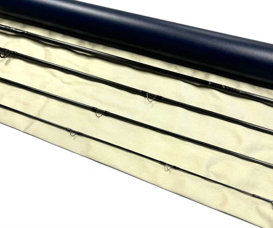   Thomas & Thomas DNA Switch 10′ Line #4 Graphite Trout / Salt Water Fly Rod With Bag & Tube