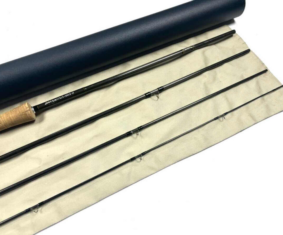   Thomas & Thomas DNA Switch 10′ Line #5 Graphite Trout / Salt Water Fly Rod With Bag & Tube