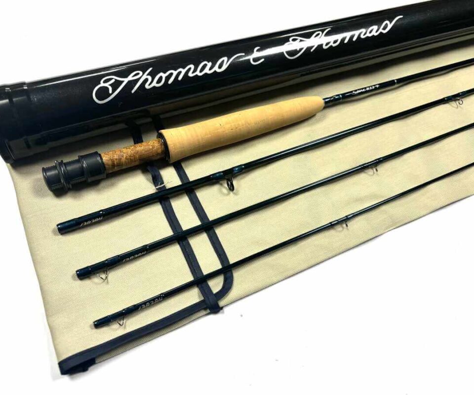   Thomas and Thomas SPIRE 8′ 3″ Trout / Salt Water Fly Rod Line #3 With Bag & Tube Excellent
