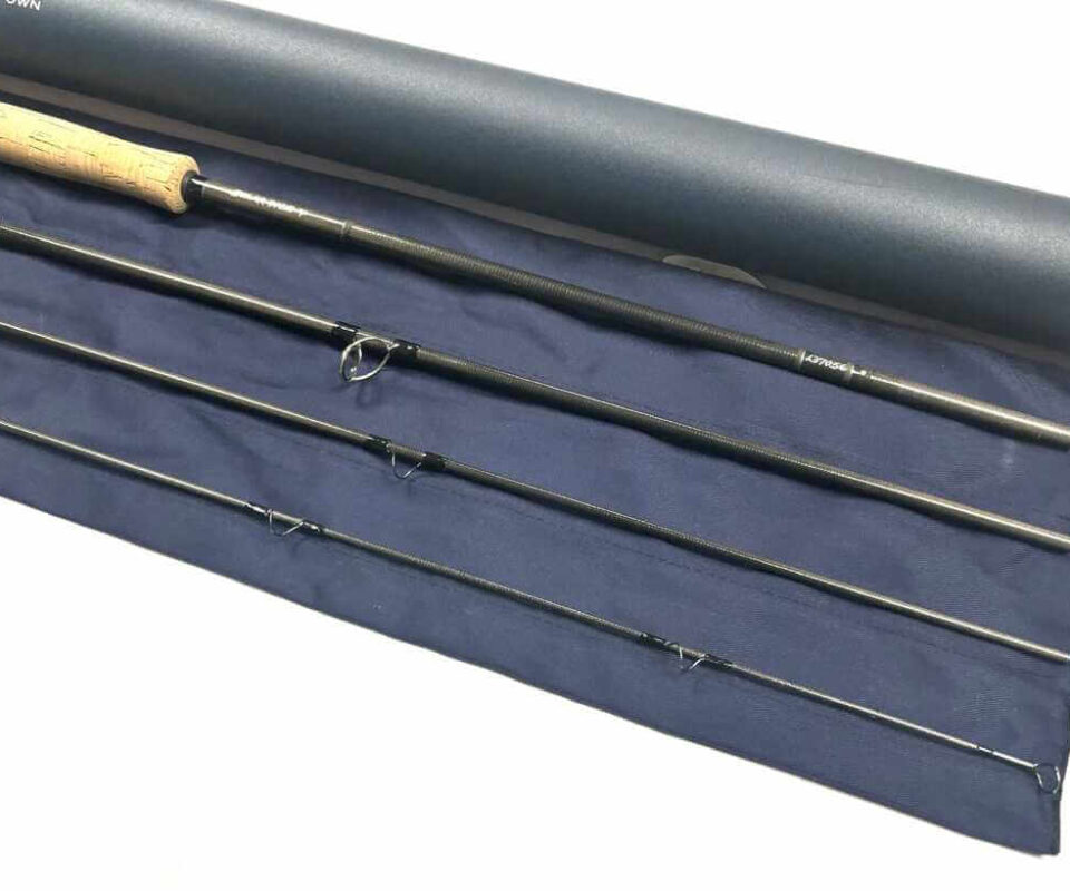   Thomas and Thomas SOLAR 9′ Trout / Salt Water Fly Rod Line #12 With Bag & Tube Excellent