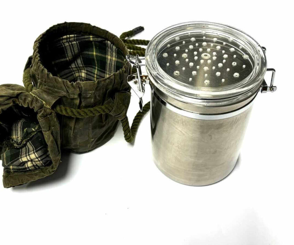   Alloy Cylindrical Bait Kettle With Breathable Lid & Outer Cover Protector